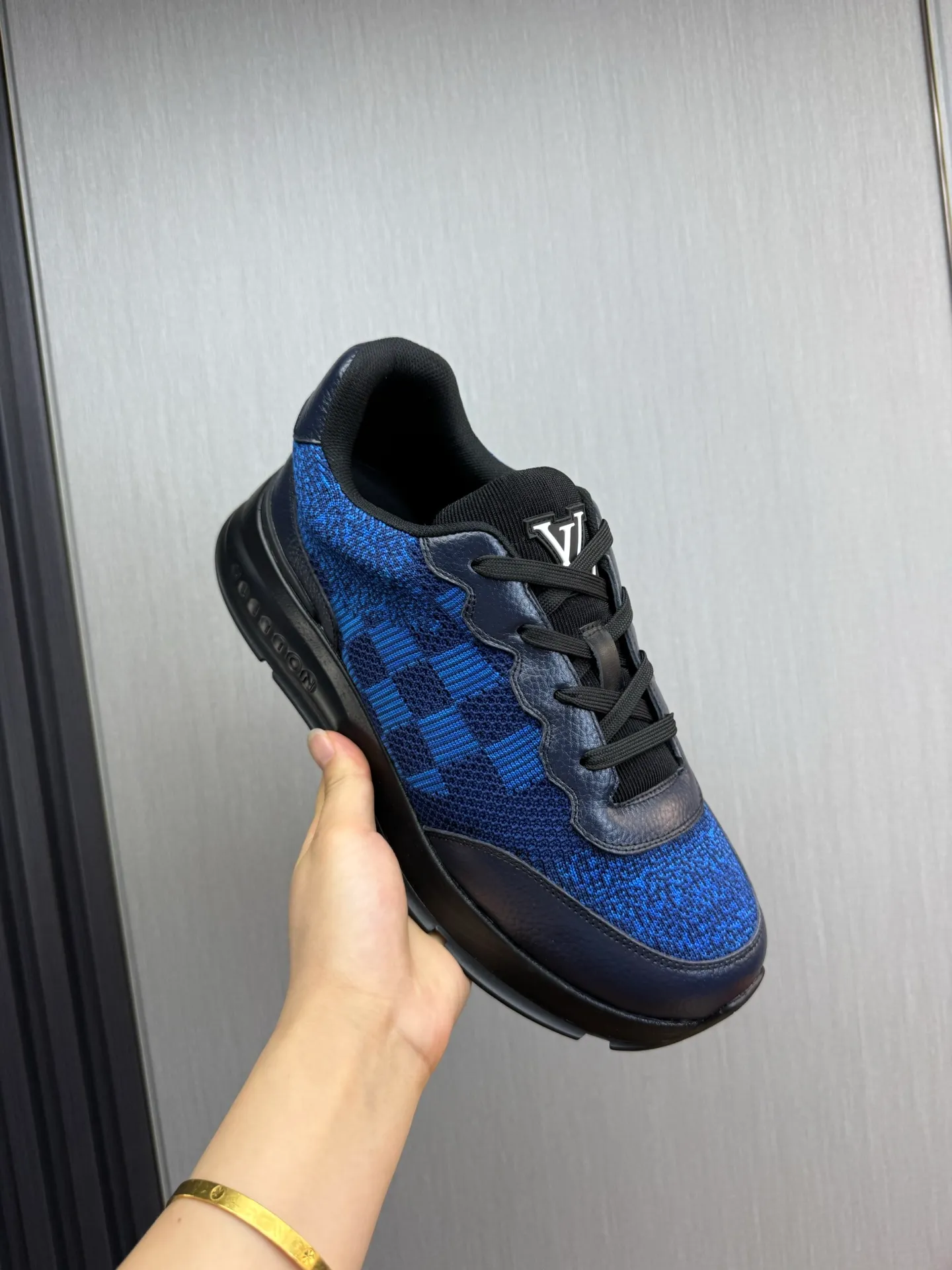 Men's shoes 💰640💰 LOUIS VUITTON [Luden Yiwei] The new trendy Lv is on the market 🎁, casual and fashionable men's shoes 👟 The upper is made of high-count and high-density fly weave + cowhide mesh lining, the original wear-resistant rubber outsole, the version is simple and elegant, exclusive for trendy men. 38-45 (45 is custom-made and cannot be returned or exchanged)